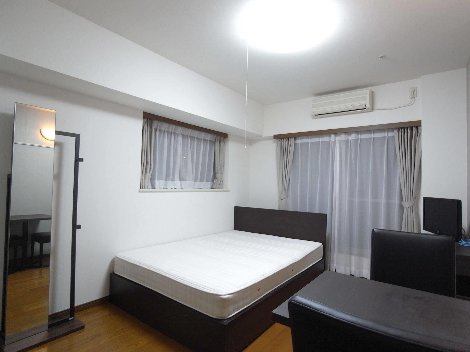 Palace Studio Shinjuku Parkside Токио Экстерьер фото