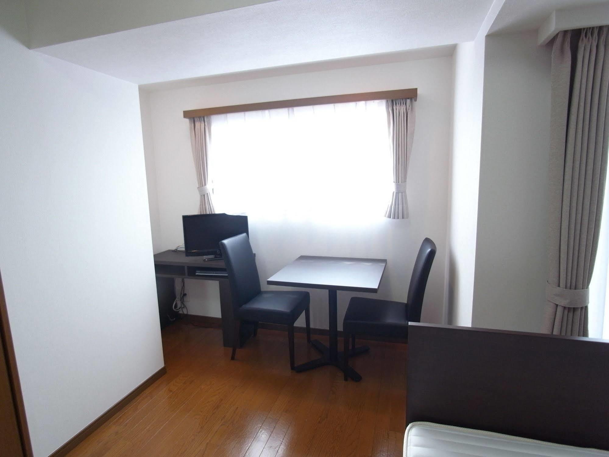 Palace Studio Shinjuku Parkside Токио Экстерьер фото