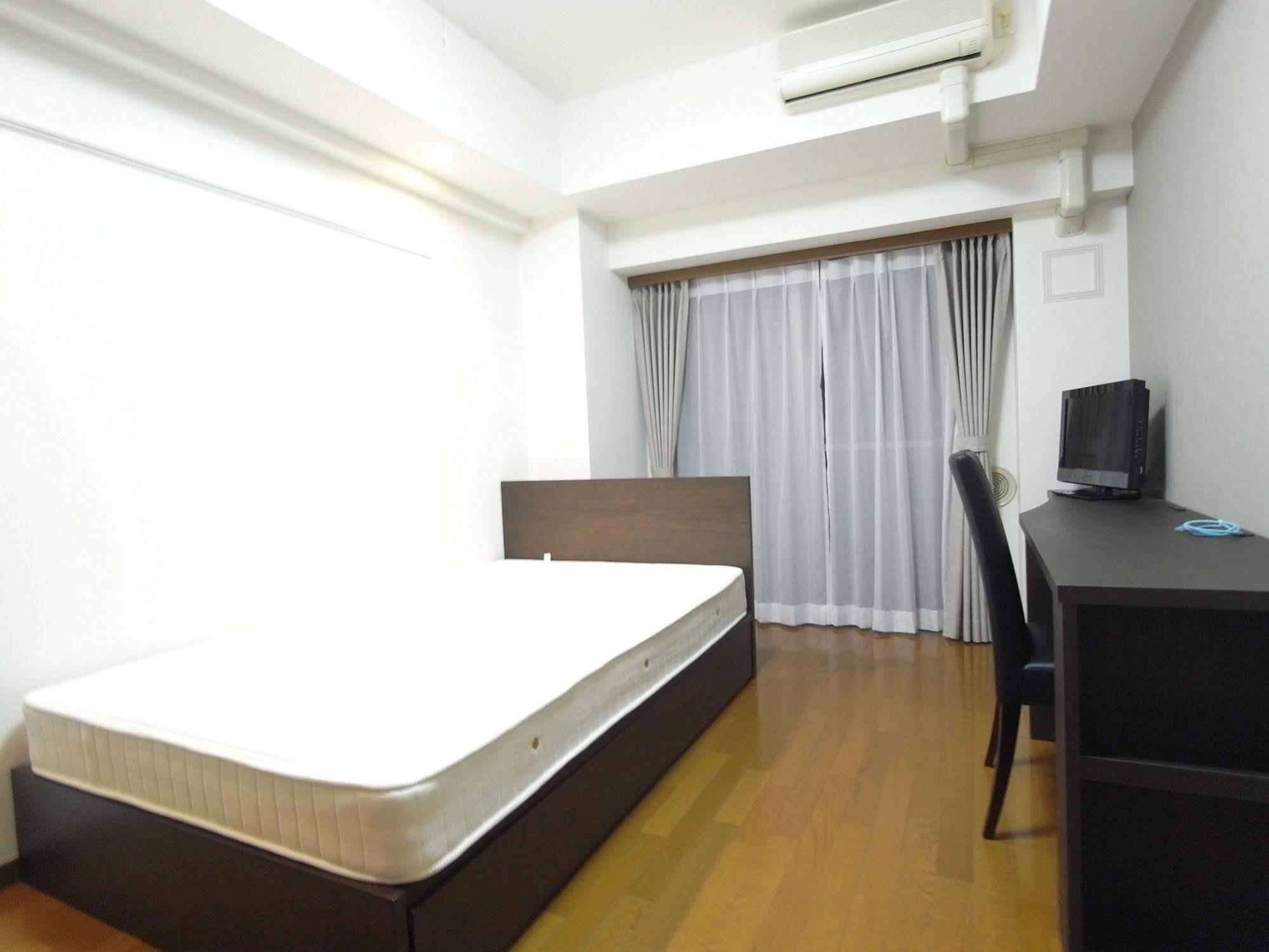 Palace Studio Shinjuku Parkside Токио Экстерьер фото